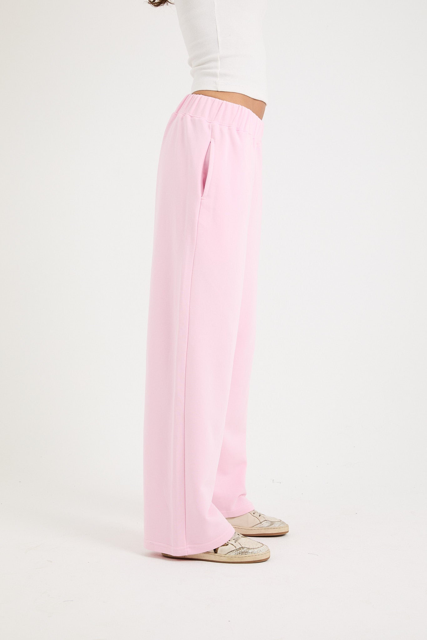 STRAIGHT LEG SWEATPANTS